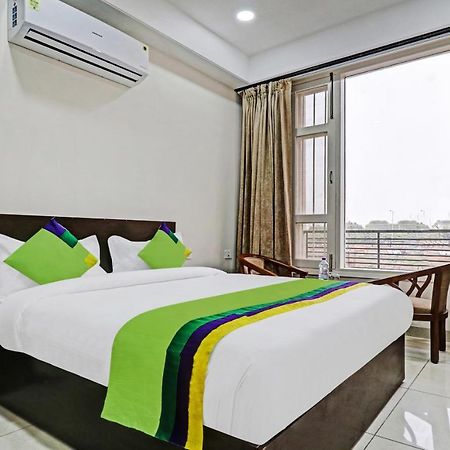 Hotel Treebo Kamron Regency Sector 80 Mohali Exteriér fotografie